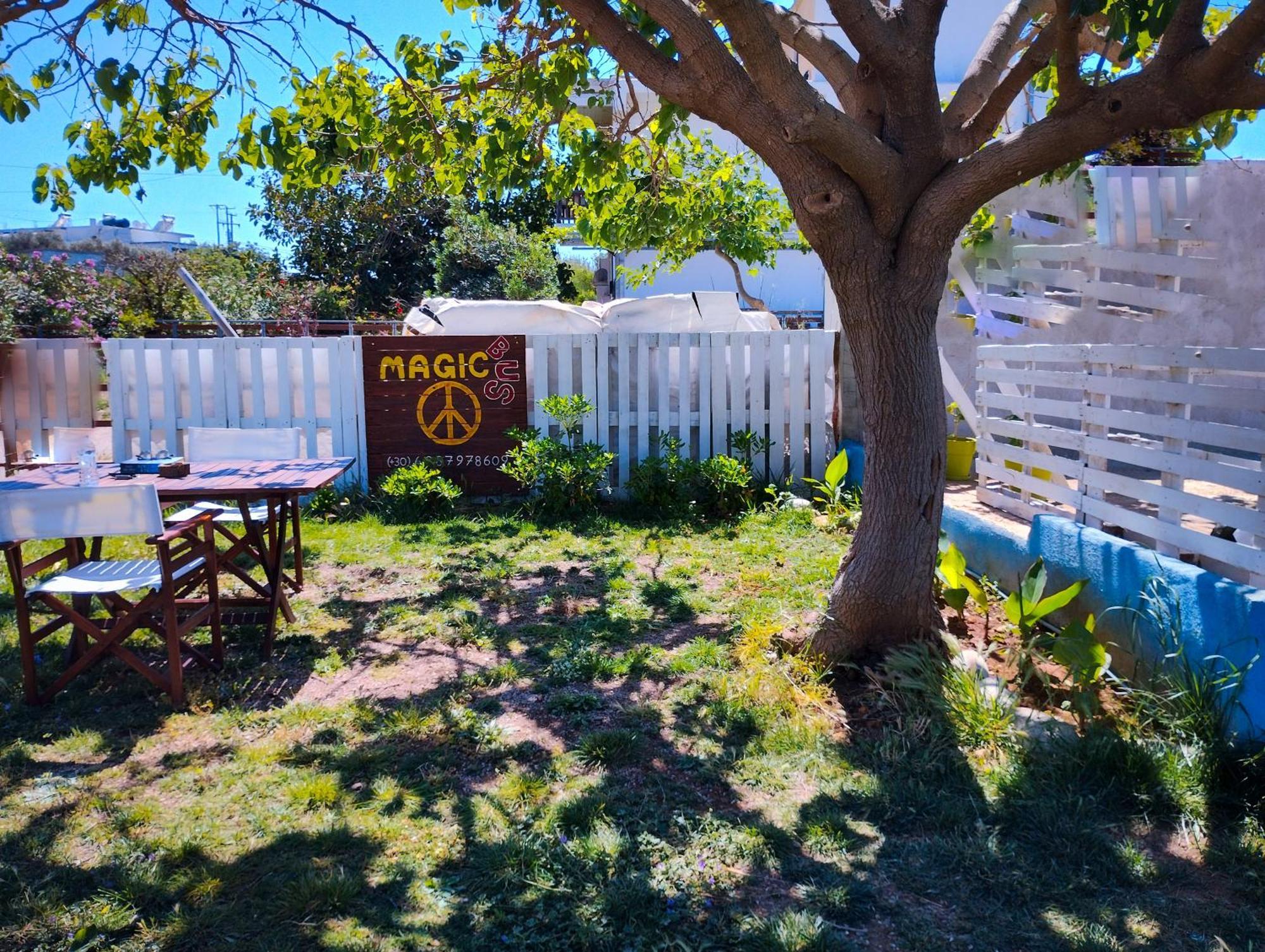Farm stay Cornelia Hippie Magic Bus *