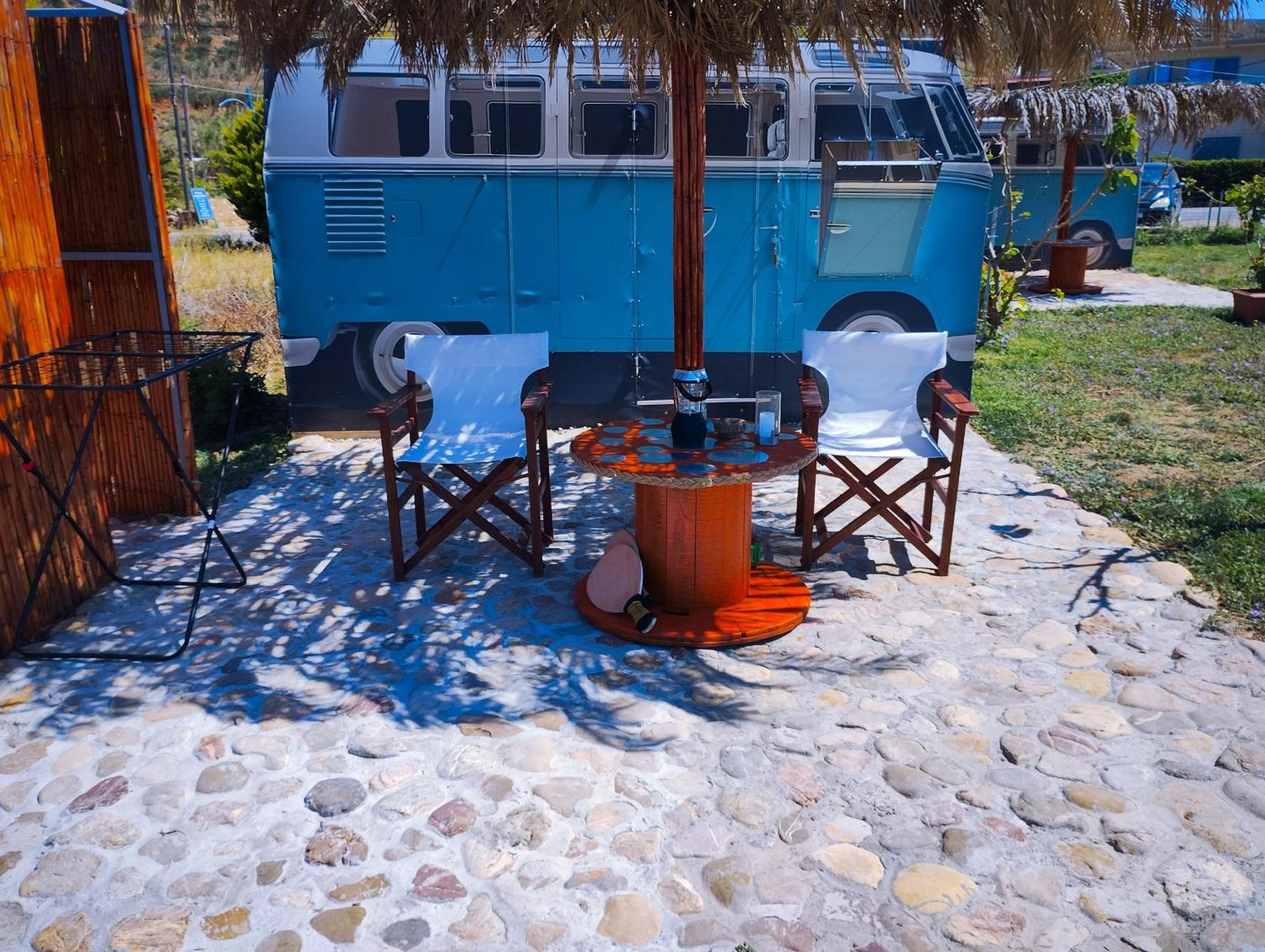Farma Cornelia Hippie Magic Bus